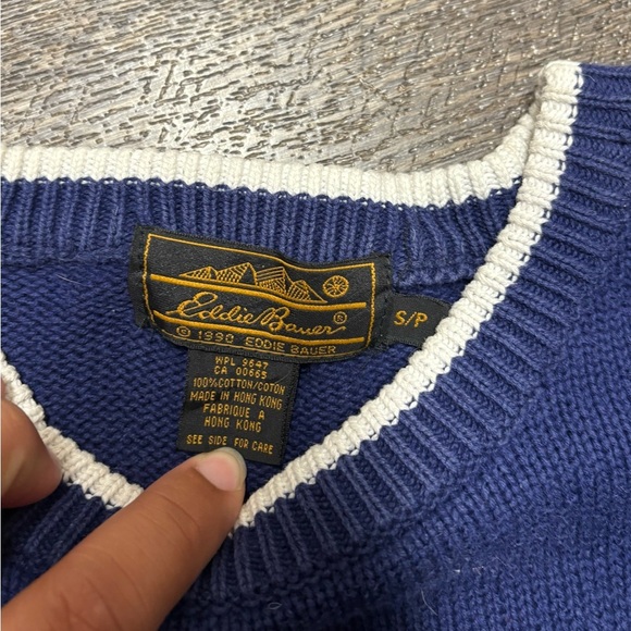 Vintage Eddie Bauer Nautical Themed Blue Sweater with Floral Design - Picture 4 of 9